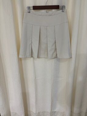 J Crew Woman’s Lined Pleated Mini Skirt Cream Size 4